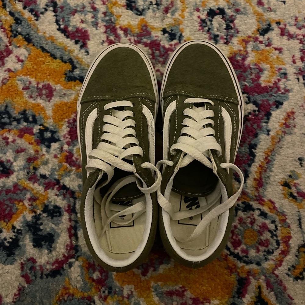 Green vans - Picture 2 of 6